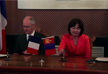J. Tarrade avec L. Fabius en Mongolie